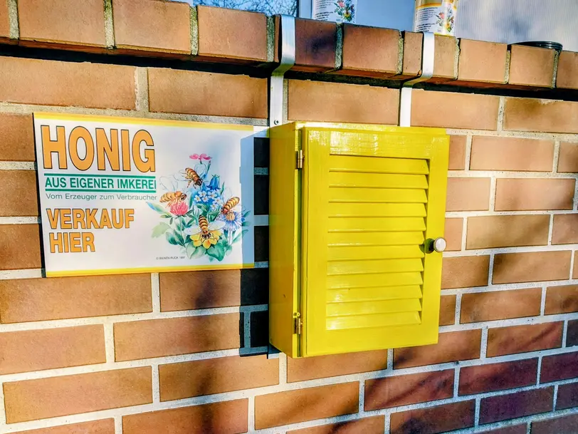 Sonnengarten Imkerei (Honigschränkchen) in Greifswald