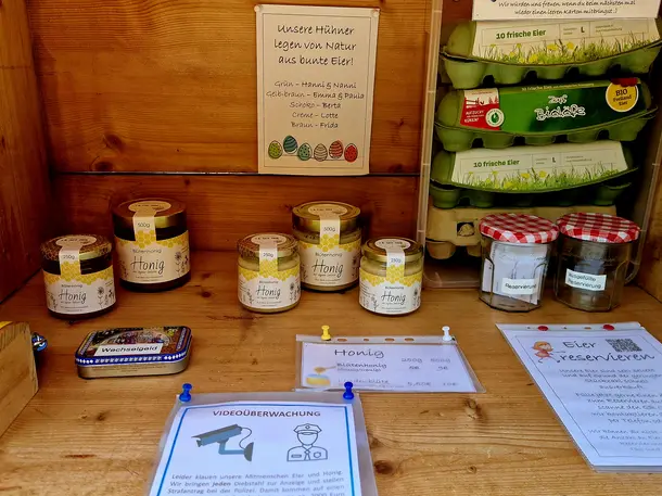 Selbstbedienungsstand Imkerei SaNi's Honeybees 