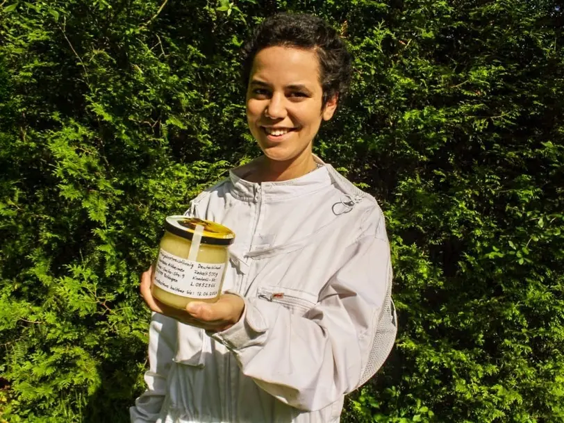 Beesbienen - Clarissas Bienen - Bienenpower für dein Zuhause – Unsere Bienenerzeugnisse online anfragen!  in Bobingen