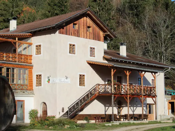 Hof-Neuhaus