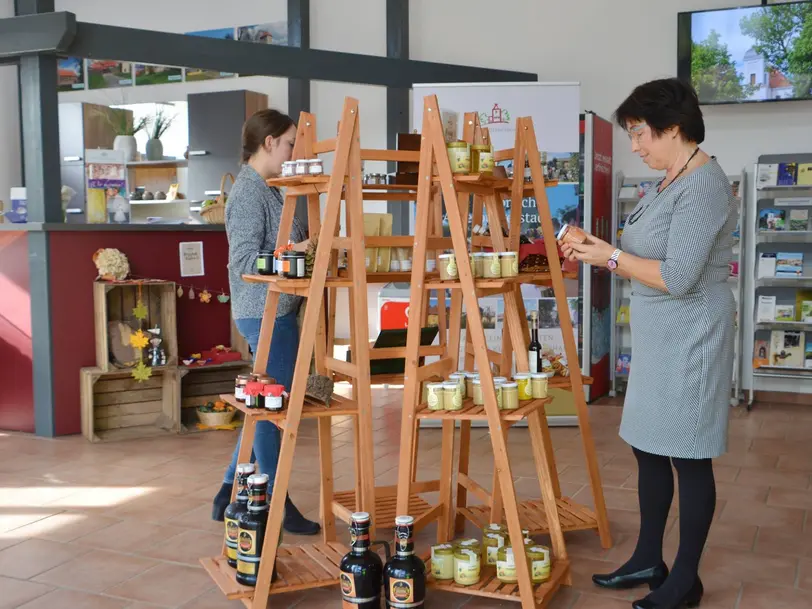 Schlossgut-Shop in der Stadtinformation in Altlandsberg